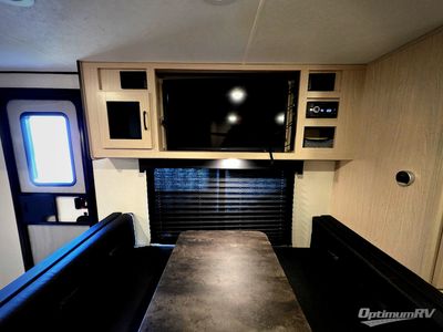 2022 Coachmen Apex Ultra-Lite — photo 9 view