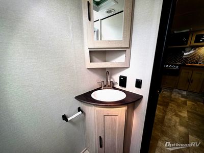 2022 Coachmen Apex Ultra-Lite — photo 16 view