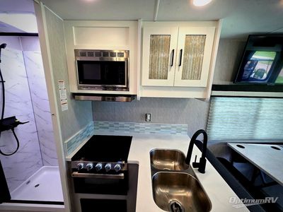 2023 Coachmen Pursuit — photo 13 view