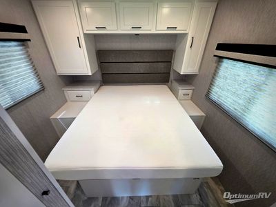 2023 Coachmen Pursuit — photo 18 view