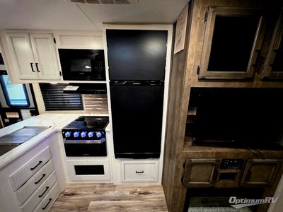 2021 Venture RV SportTrek — photo 10 view