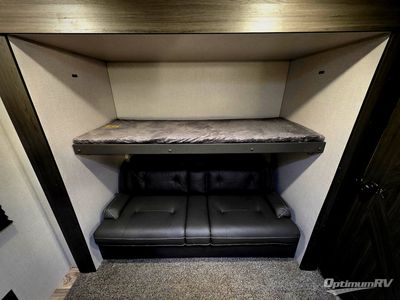 2021 Venture RV SportTrek — photo 16 view
