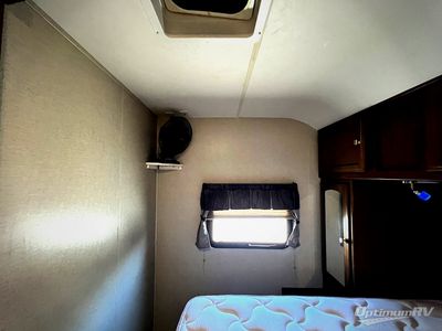 2017 Coachmen Freedom Express - Photo 19
