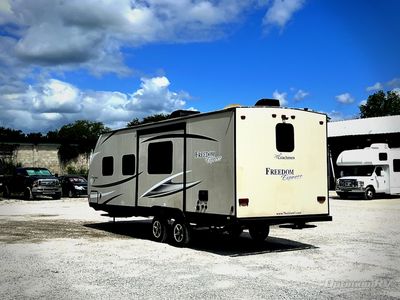 2017 Coachmen Freedom Express - Photo 3