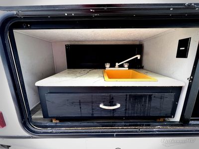 2022 Coachmen Freedom Express Select — photo 17 view