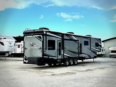2018 Jayco Seismic — side profile view