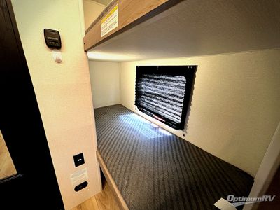 2025 Cruiser RV Embrace - Photo 27