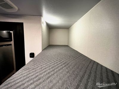 2025 Cruiser RV Embrace - Photo 25