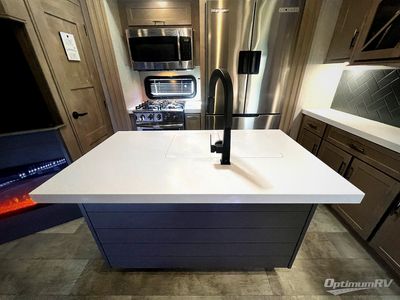2023 Grand Design Momentum M-Class - Photo 7