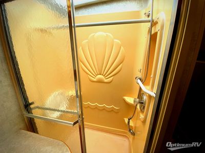 2006 Winnebago Voyage - Photo 33