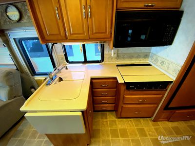 2006 Winnebago Voyage - Photo 14
