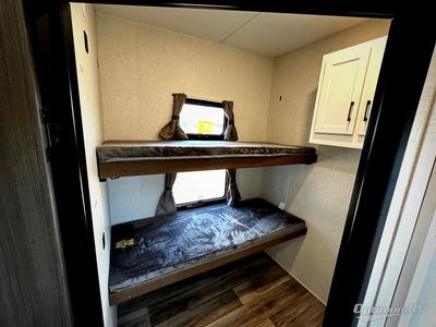 2026 Venture RV SportTrek Touring Edition - Photo 9