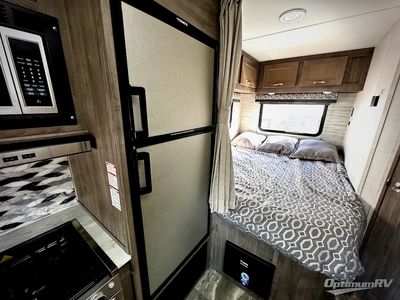 2024 Gulf Stream Conquest Class C - Photo 10