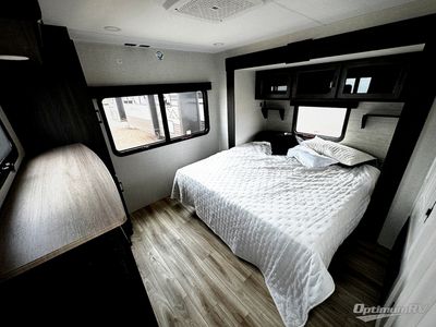 2026 Venture RV SportTrek Touring Edition - Photo 15