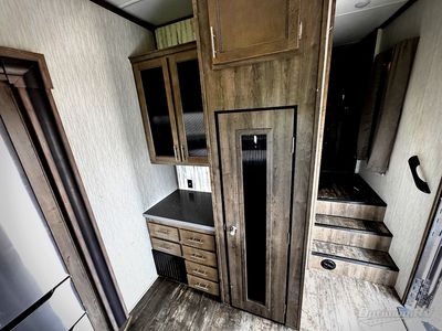 2019 Forest River Sabre - Photo 6