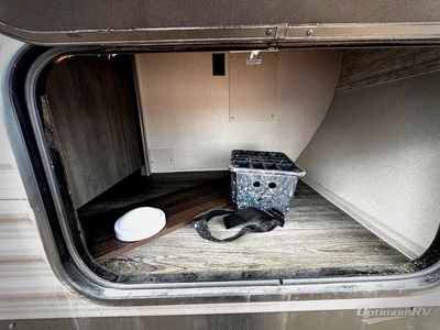 2025 Coachmen Catalina Legacy Edition - Photo 2