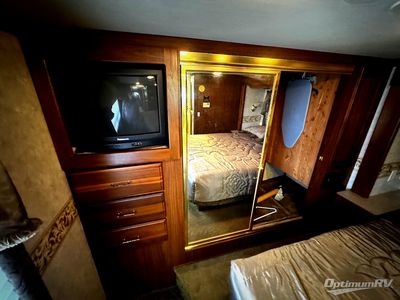 2003 Fleetwood Discovery - Photo 20