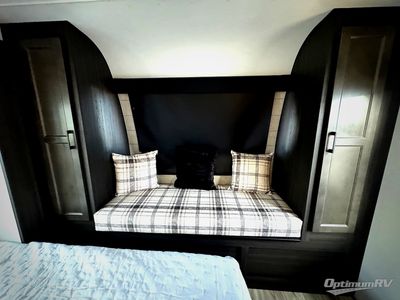 2027 Venture RV SportTrek Touring Edition — photo 13 view