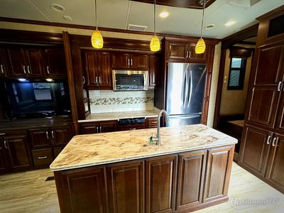 2016 DRV Mobile Suites — photo 8 view