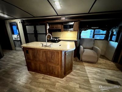 2017 Keystone Cougar — photo 7 view