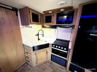 2023 Forest River Cherokee Alpha Wolf — photo 9 view