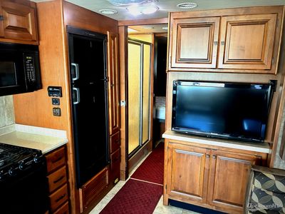 2011 Tiffin Allegro - Photo 9