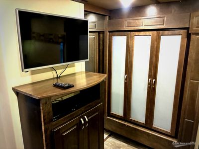 2018 Luxe Elite — interior view