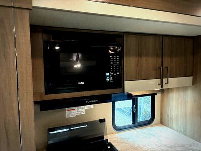 2022 Grand Design Imagine — photo 8 view