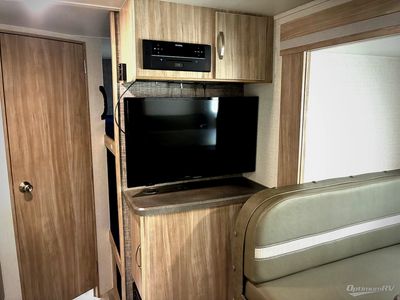 2022 Winnebago Micro Minnie — photo 10 view