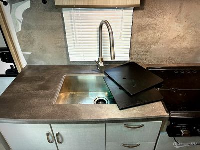 2022 Winnebago Micro Minnie — photo 13 view