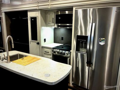 2021 Jayco Eagle — engine compartment view