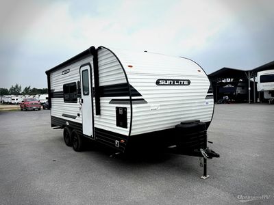 2026 Sunset Park RV Sun Lite — front three-quarter view