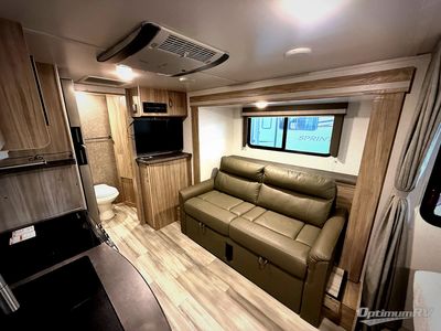 2022 Winnebago Micro Minnie FLX — interior view