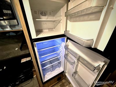 2022 Winnebago Micro Minnie FLX — photo 8 view