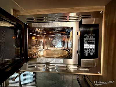 2022 Winnebago Micro Minnie FLX — photo 9 view