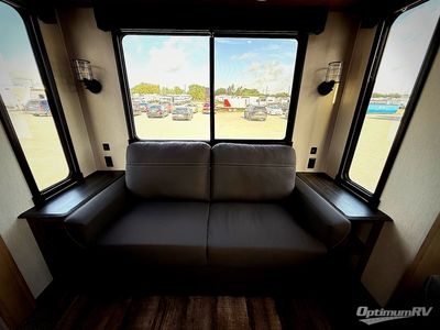 2023 Forest River Cherokee Arctic Wolf Suite — photo 7 view