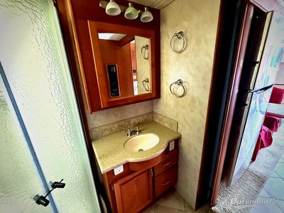 2008 Monaco RV Diplomat — photo 21 view