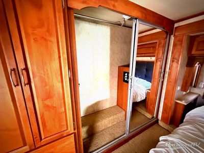 2008 Monaco RV Diplomat — photo 17 view