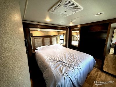 2020 Grand Design Solitude S-Class — photo 18 view