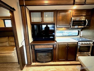 2020 Grand Design Solitude S-Class — photo 7 view