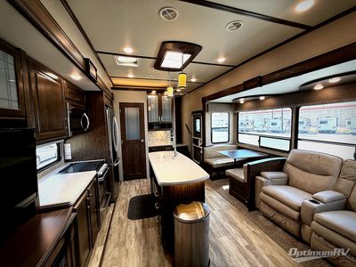 2020 Grand Design Solitude S-Class — photo 17 view