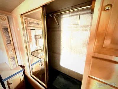 2008 Tiffin Allegro Bay — photo 17 view