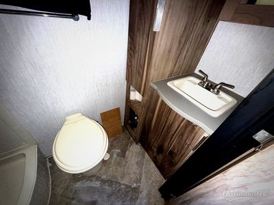 2021 Palomino Revolve — photo 15 view
