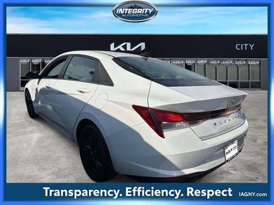 2021 Hyundai Elantra — detail view