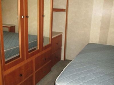 2008 Winnebago Sunova — photo 12 view