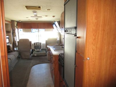 2008 Winnebago Sunova — photo 17 view