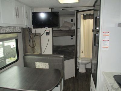 2021 Keystone Bullet Crossfire — photo 11 view