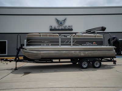 2022 Sun Tracker PARTY BARGE 20 DLX — photo 14 view