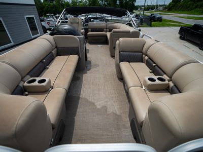 2022 Sun Tracker PARTY BARGE 20 DLX — photo 18 view