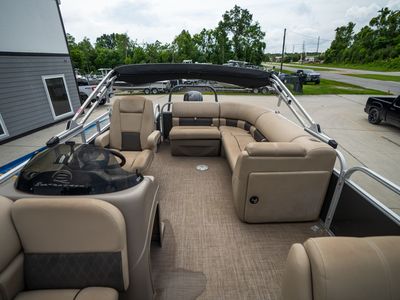2022 Sun Tracker PARTY BARGE 20 DLX — photo 20 view
